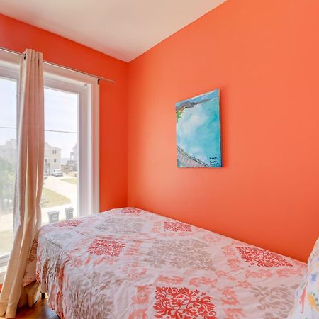 West Of The Moon Ocean Apt With Beach Access! Emerald Isle Eksteriør bilde