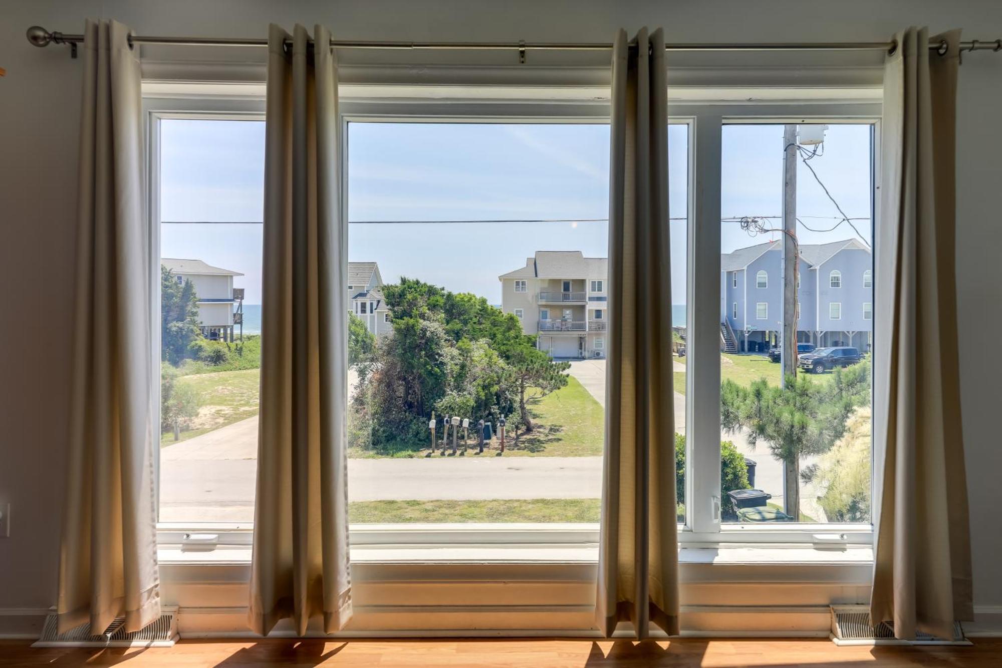 West Of The Moon Ocean Apt With Beach Access! Emerald Isle Eksteriør bilde