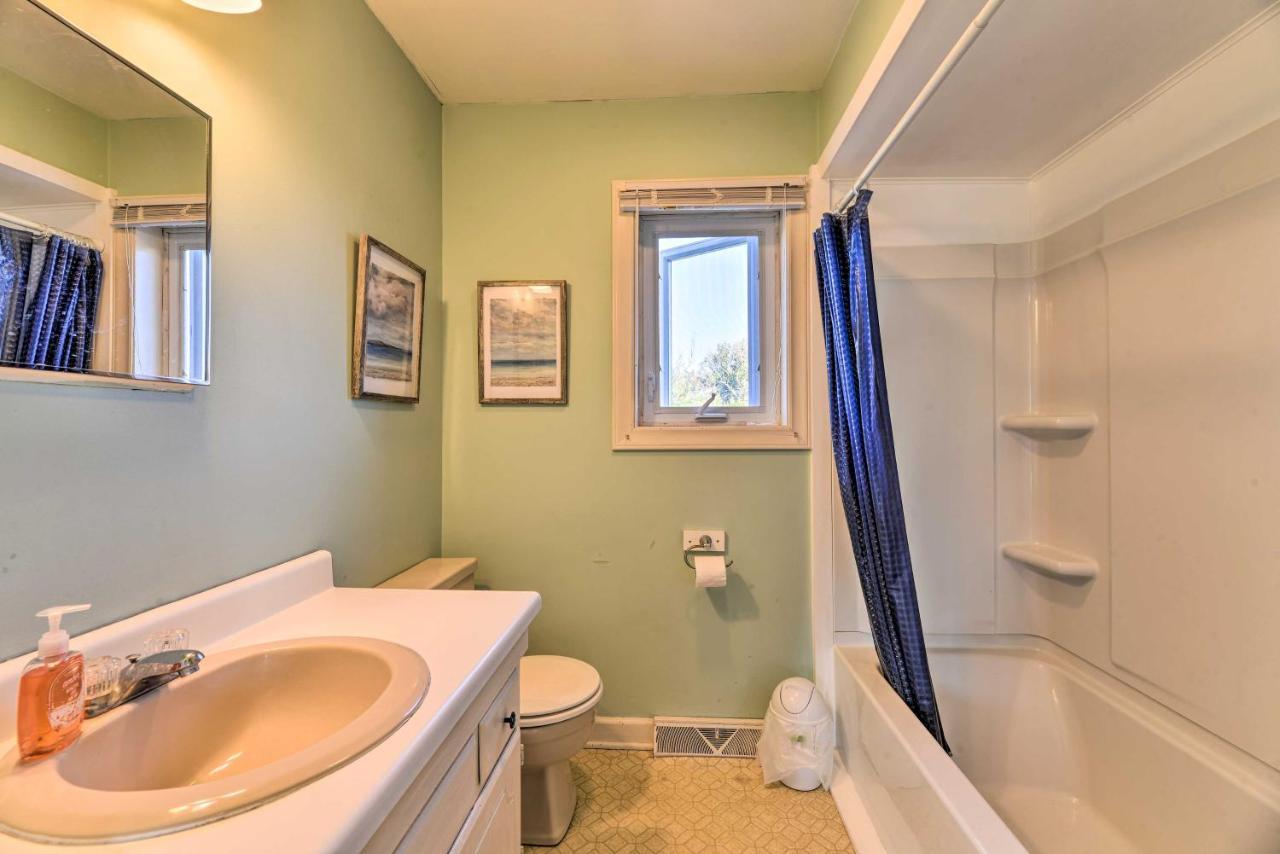 West Of The Moon Ocean Apt With Beach Access! Emerald Isle Eksteriør bilde