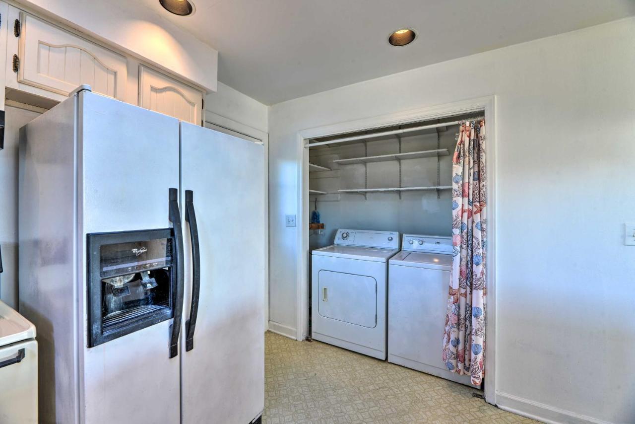 West Of The Moon Ocean Apt With Beach Access! Emerald Isle Eksteriør bilde